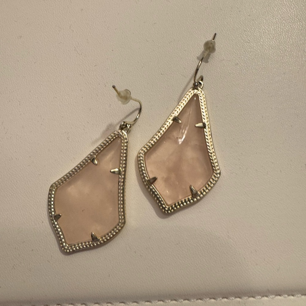 Kendra Scott light pink earrings with box
